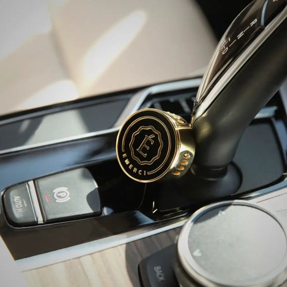 Émerci Black Luxury Car Vent Clip On Air Freshener Gift Set - Picture 3 of 8